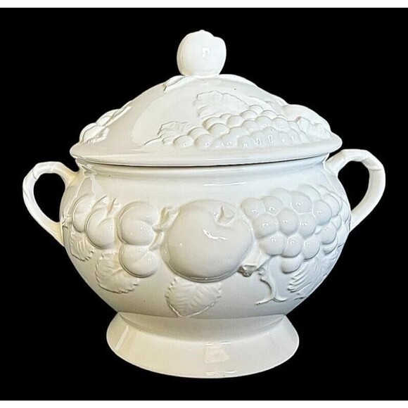 VTG Signature Made in Japan White Ceramic Soup Tureen w/Lid & Ladle Home Gifting - Picture 1 of 5